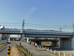 多摩川を渡る東武50050系