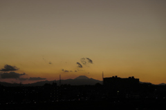 富士山と高圧鉄線