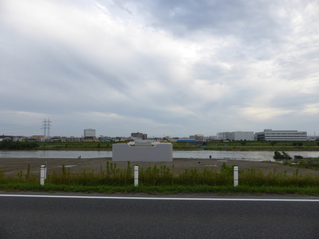 等々力大橋の橋脚の正面