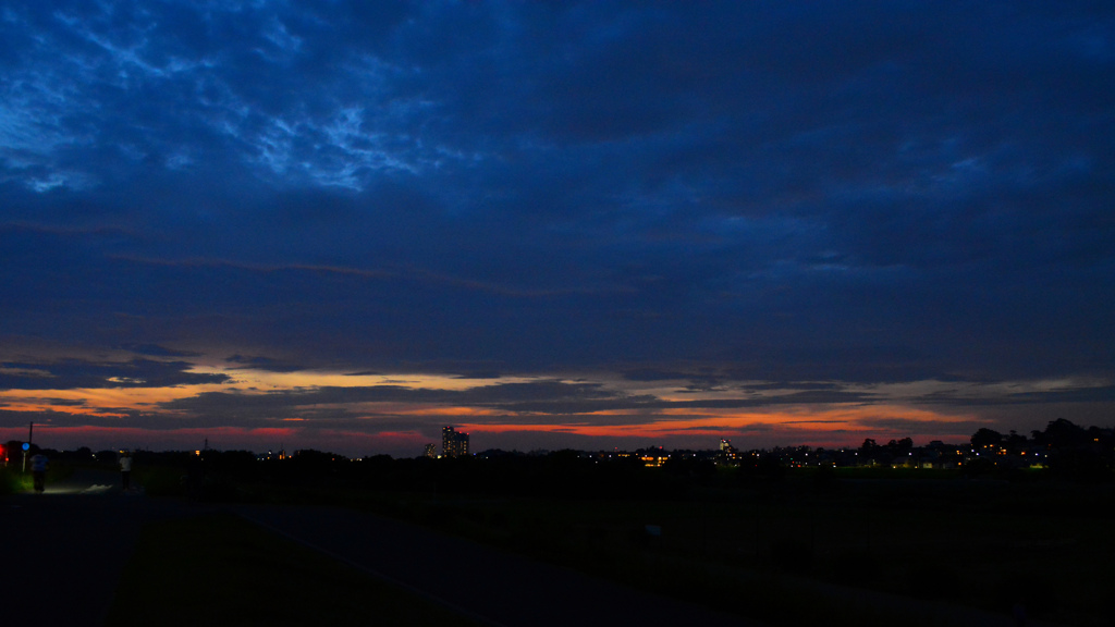 長〜い夕焼け