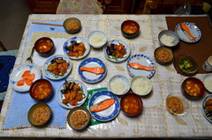 鮭とお肉と味噌汁とご飯