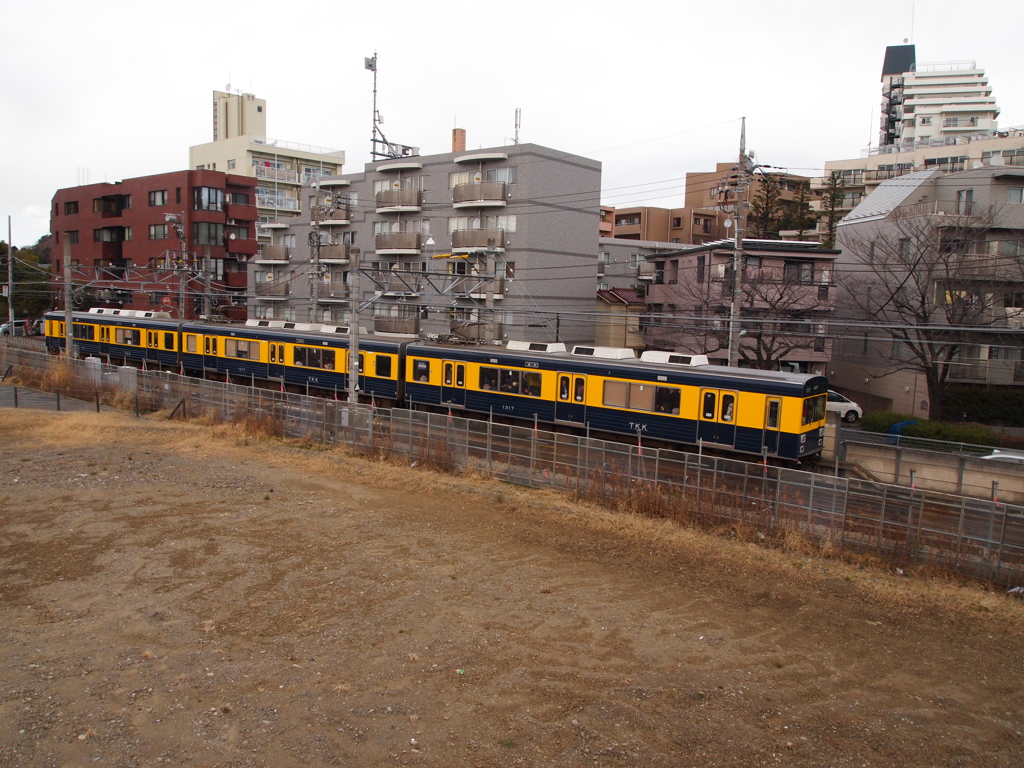 謎の電車