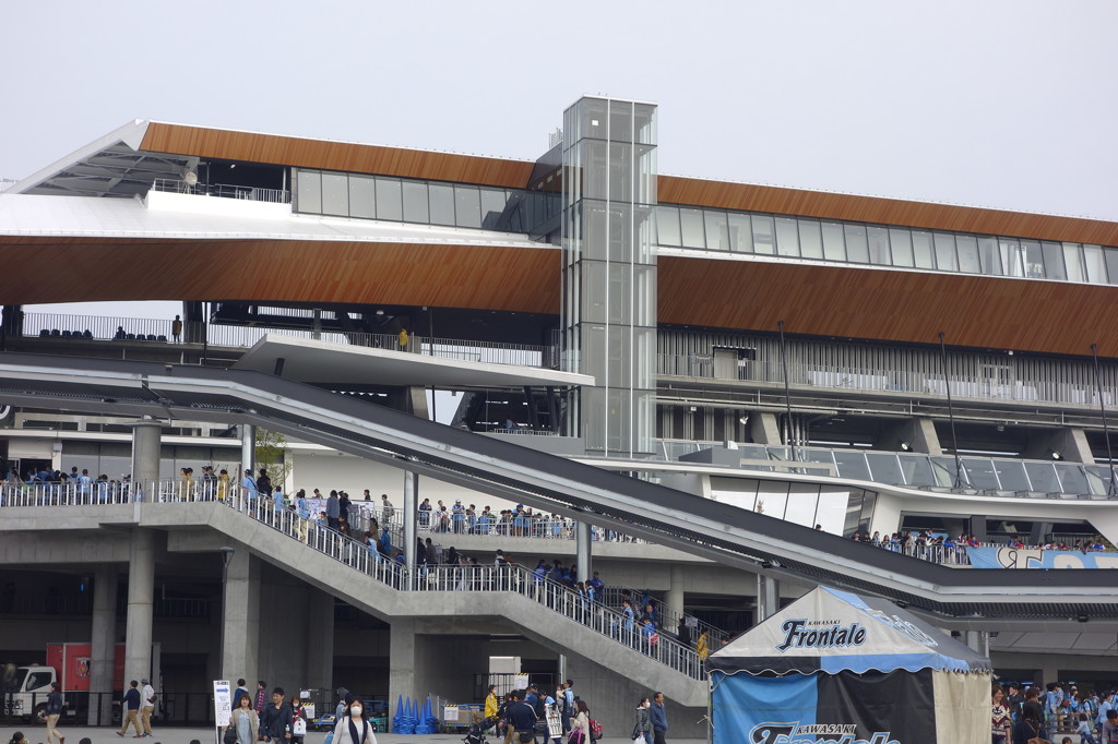 川崎市等々力陸上競技場　新メインスタンド II