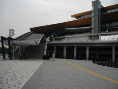 等々力陸上競技場　新メインスタンド　Bゲート