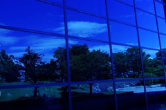 硝子の向こう側