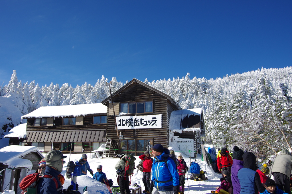 山小屋の賑わい