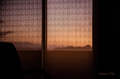 シェード越しの夕焼け