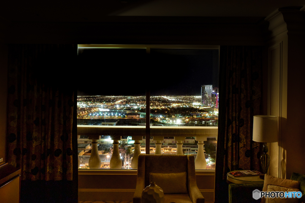 部屋の明かりを消すと