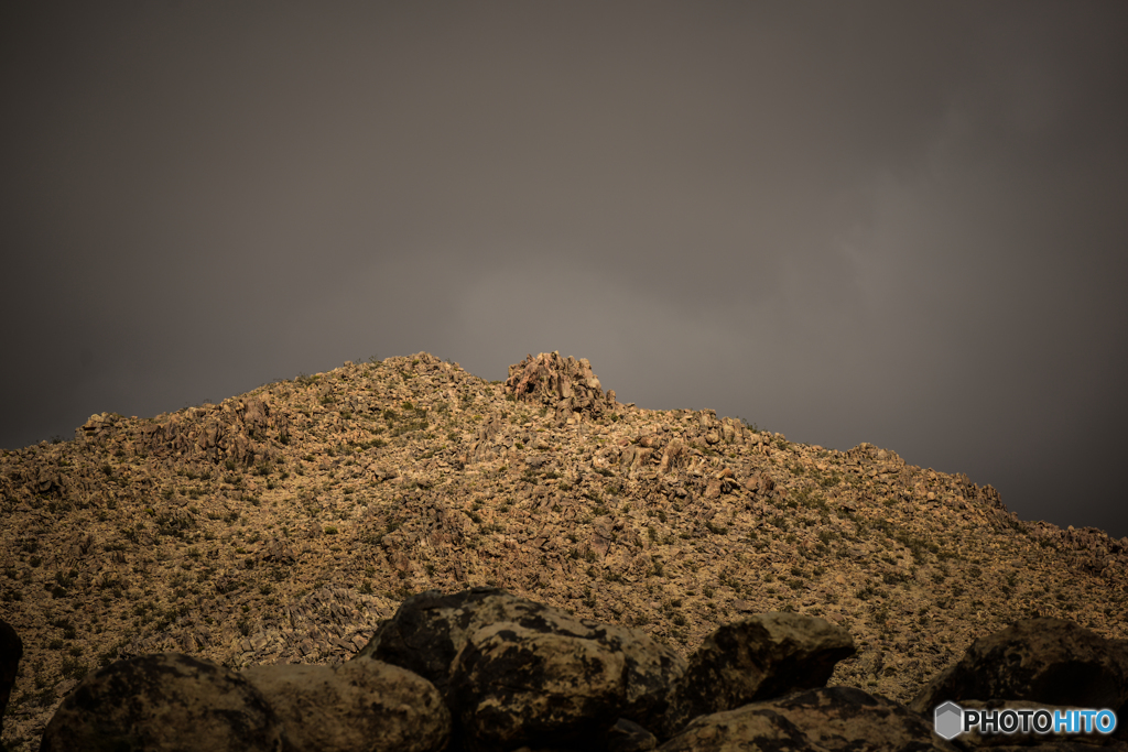 怪しい雲が左から右へ