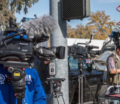 多くのメディアが