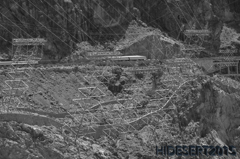 電線と斜塔 電線と斜塔