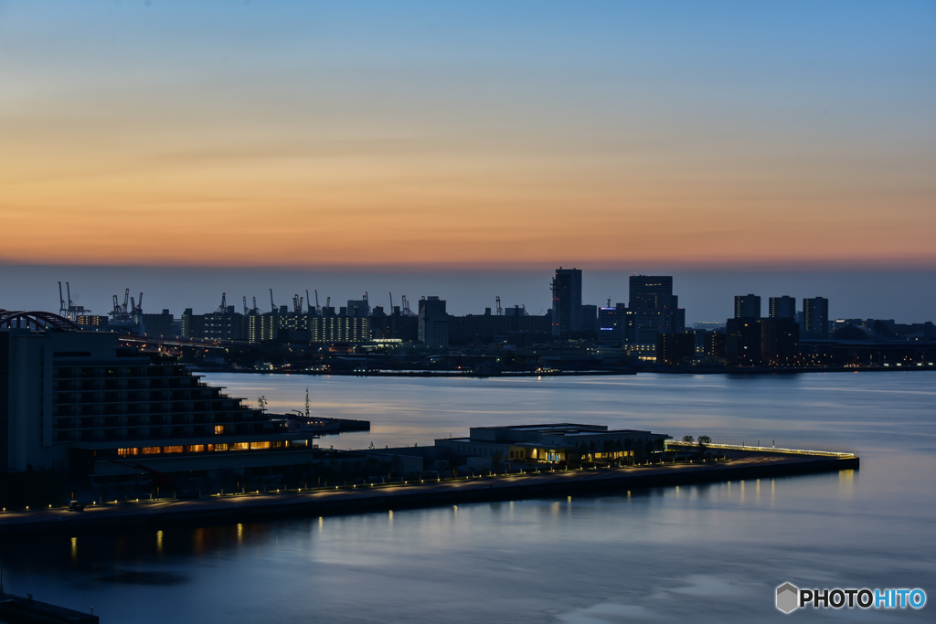 夜明けの桟橋