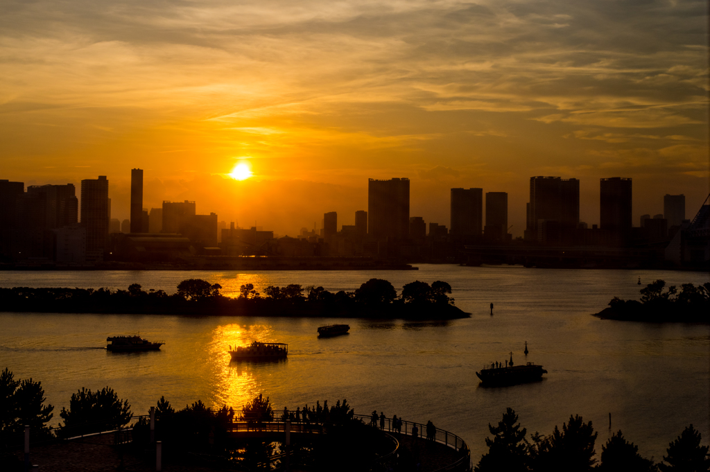 茜色の夕日