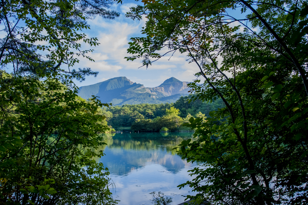 五色沼と磐梯山