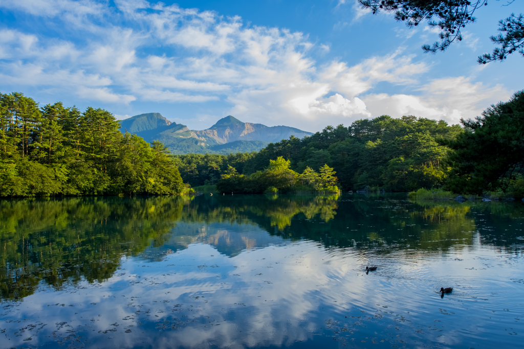 五色沼と磐梯山