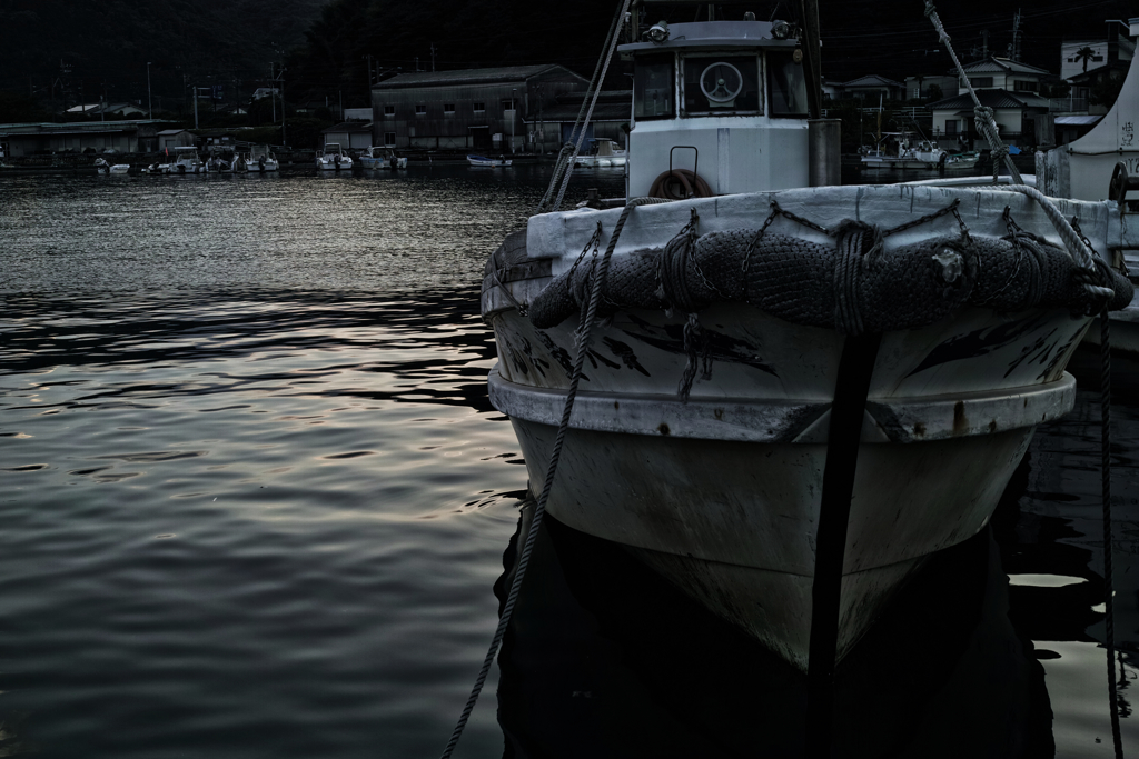 夕暮れの港