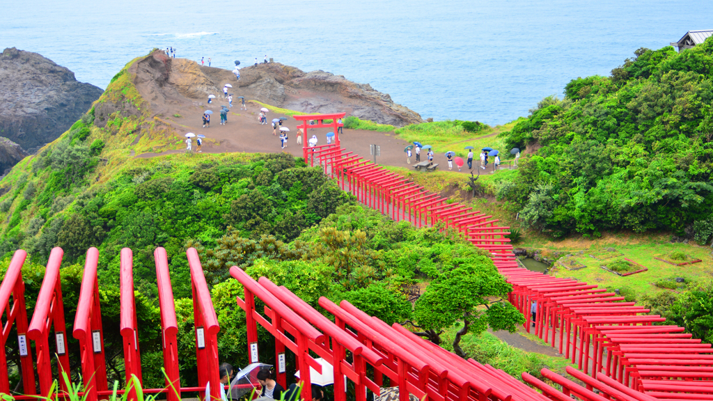 雨の元乃隅稲成神社