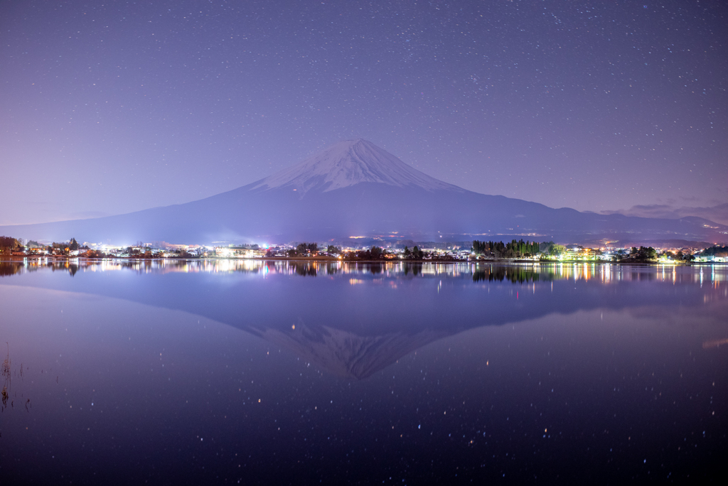 静かでも煌びやかな景色