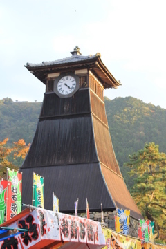 今日はお祭りでにぎやか