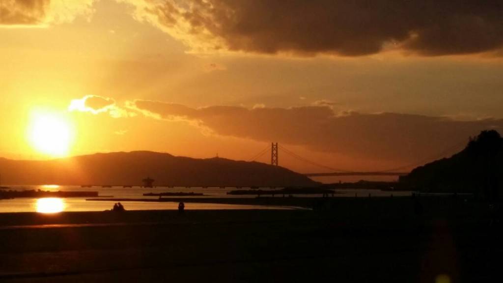 夕暮れのカップル