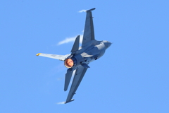 F16_8723