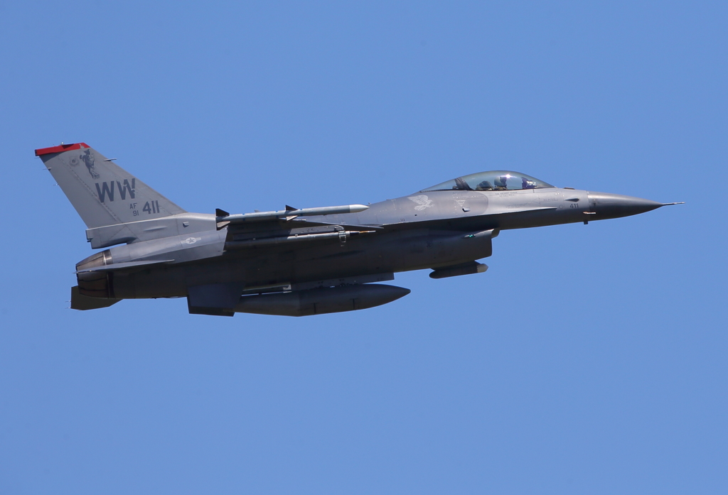 F16_4914