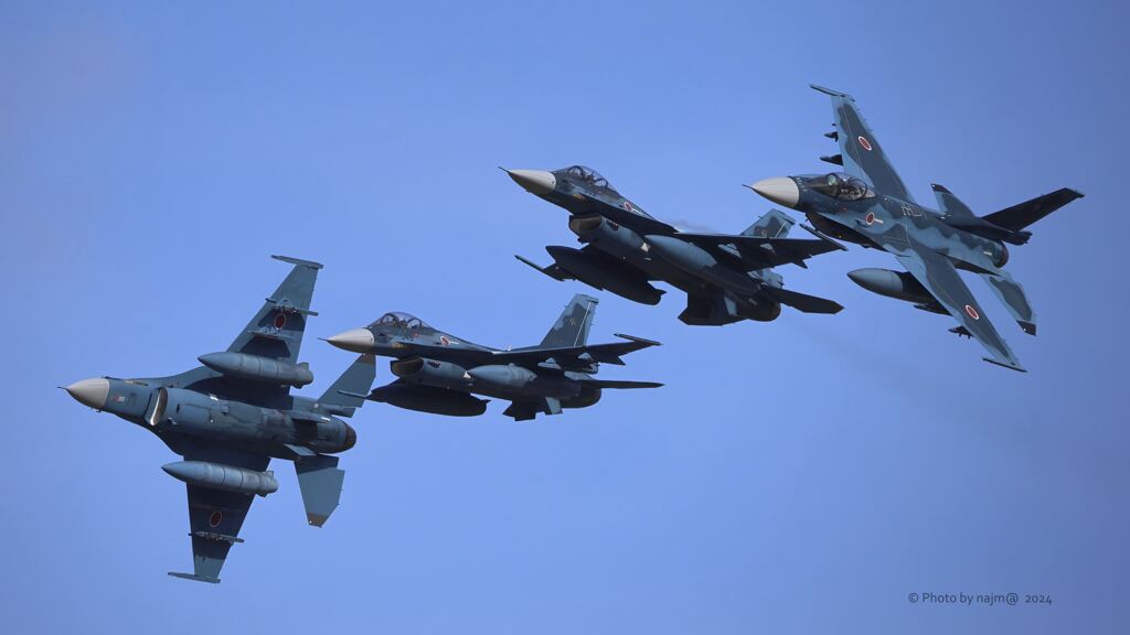 F-2_8SQ_2328