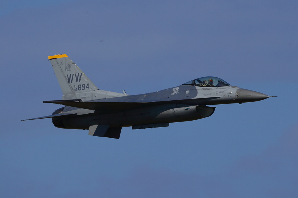 F-16_primo_1265