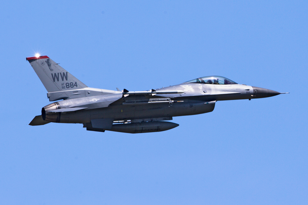 F16_4928-1