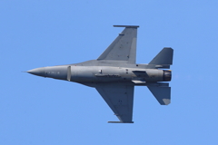 F16_8637