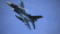 F-2_8SQ_2338