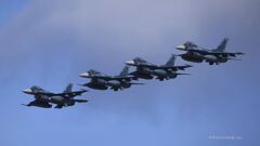 F-2_8SQ_2323