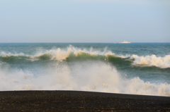 台風が接近中の駿河湾