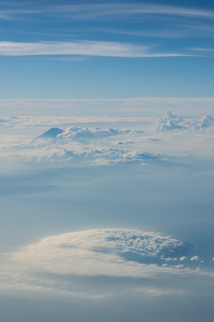 飛行機から見えた富士山？