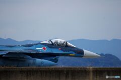 築城基地　F-2