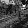 線路越しのバス