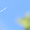 遠くの飛行機雲