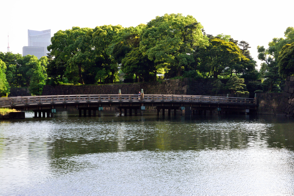 「和田倉噴水公園」への橋Ⅲ