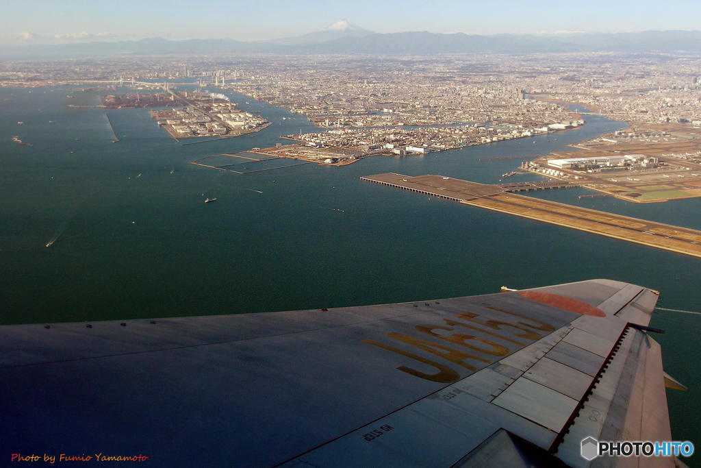 東京湾上空より