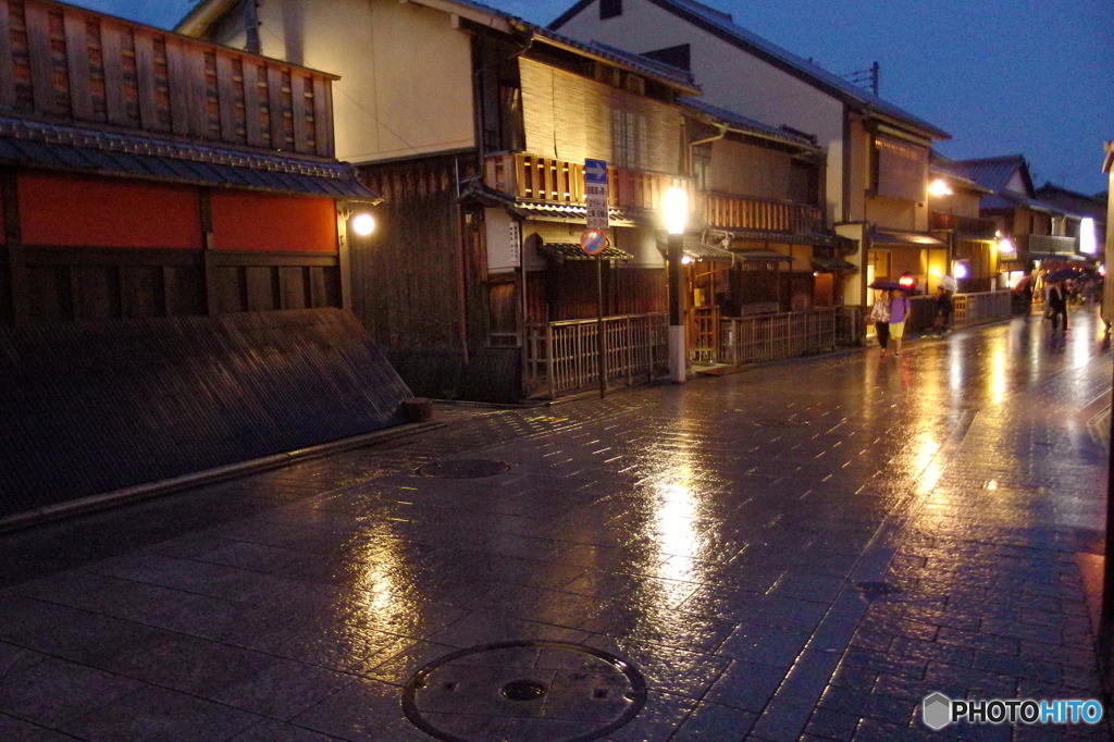 梅雨の祇園にて　その１