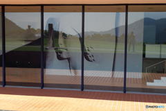 ガラスに写りこんだ一人旅の中年男･･･ヾ(°∇°*)