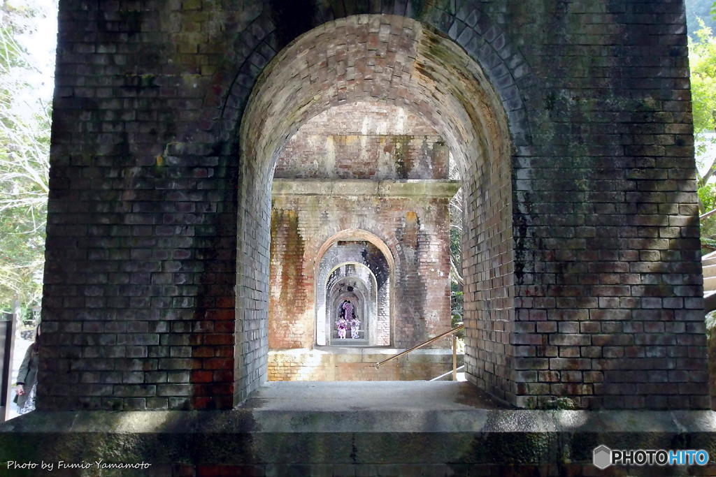 早春の水路閣　その１