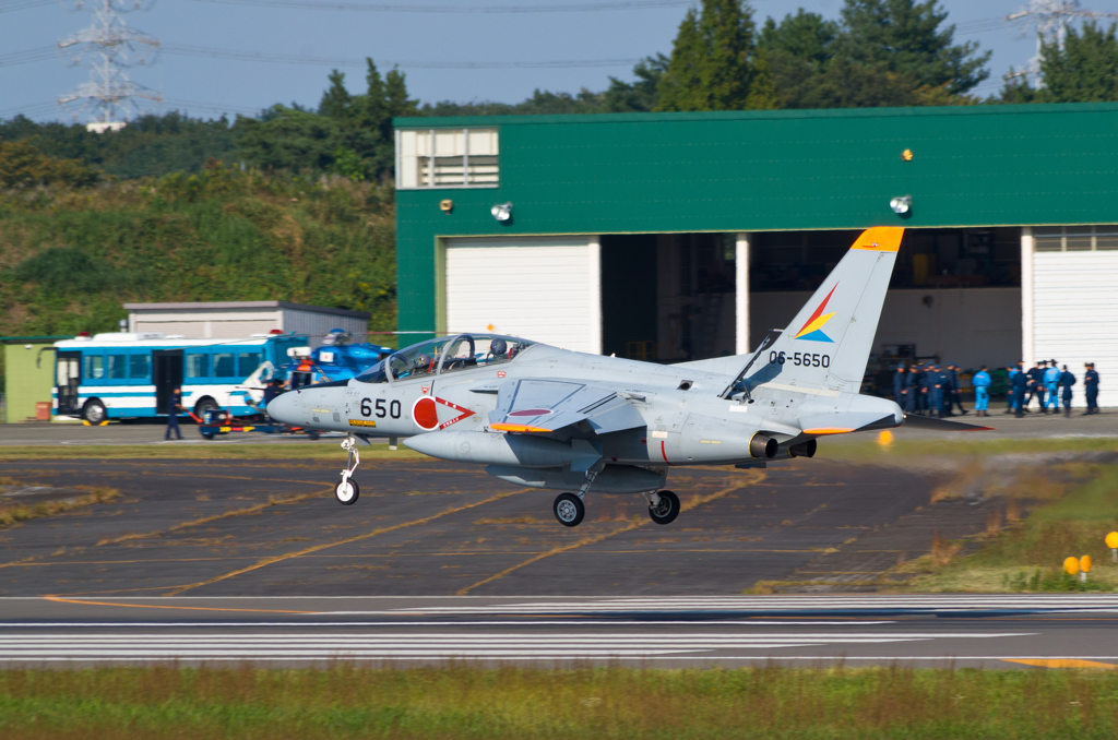 T-4練習機　着陸