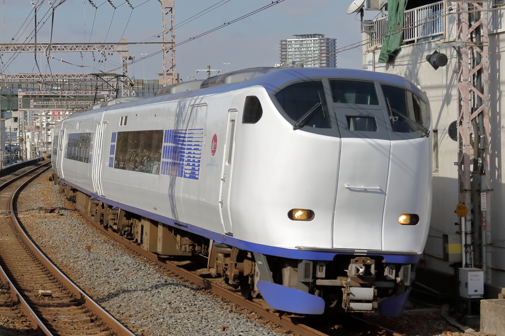 芦原橋駅で