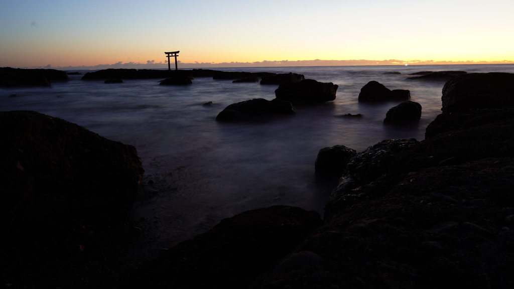 磯前神社　岩場