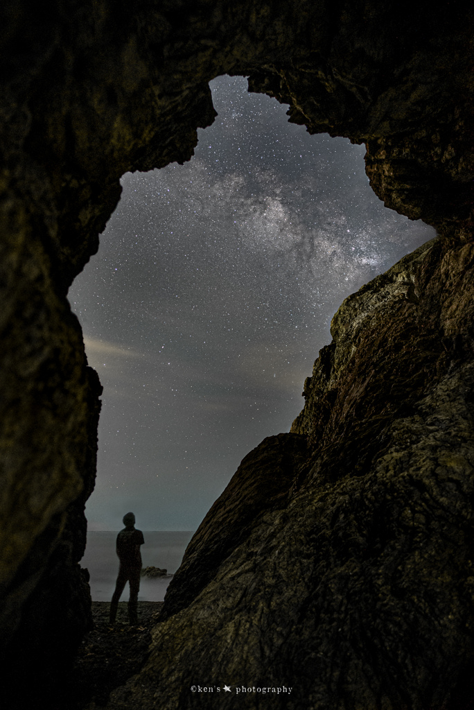 The gate to the starlit sky