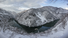 白い峡谷