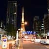 東京タワーへと続く道（三田一丁目交差点付近）