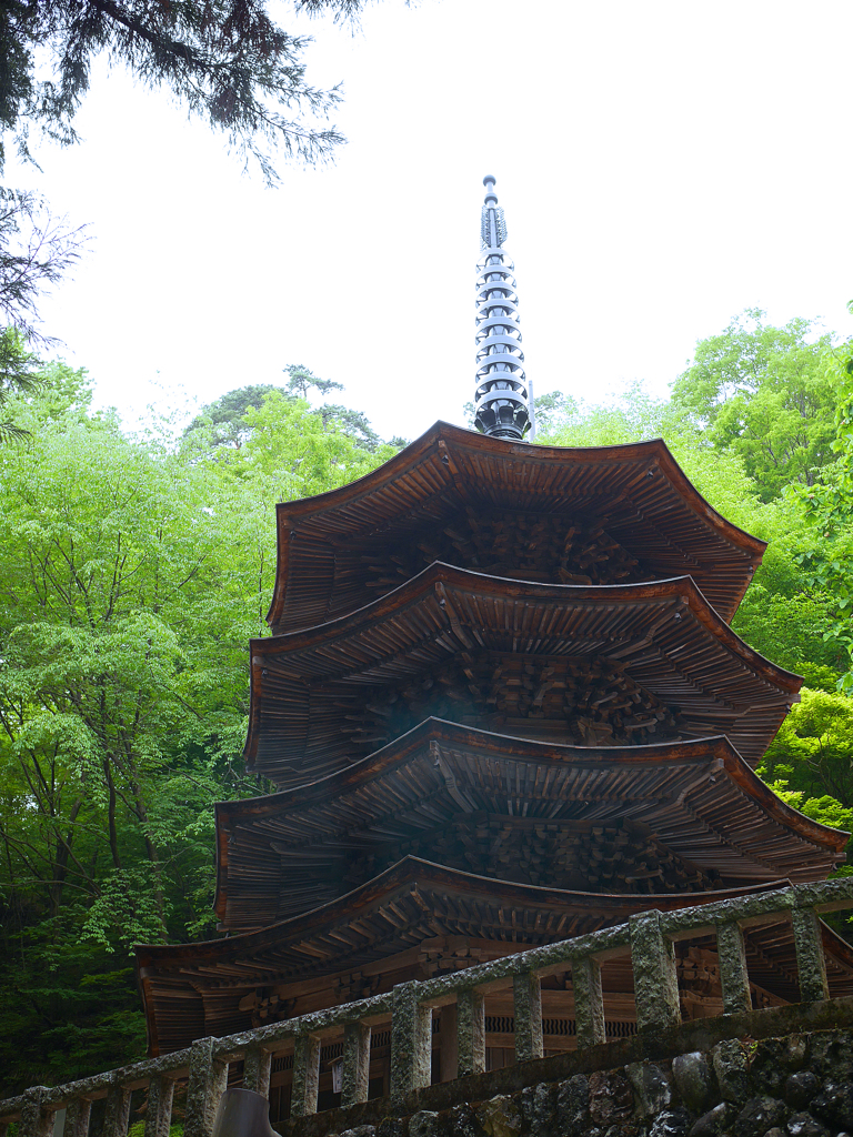 安楽寺八角三重塔
