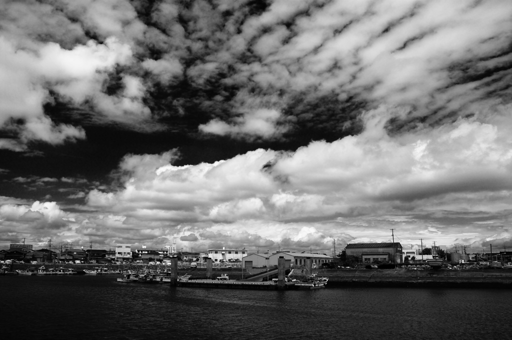 まだまだ夏の雲